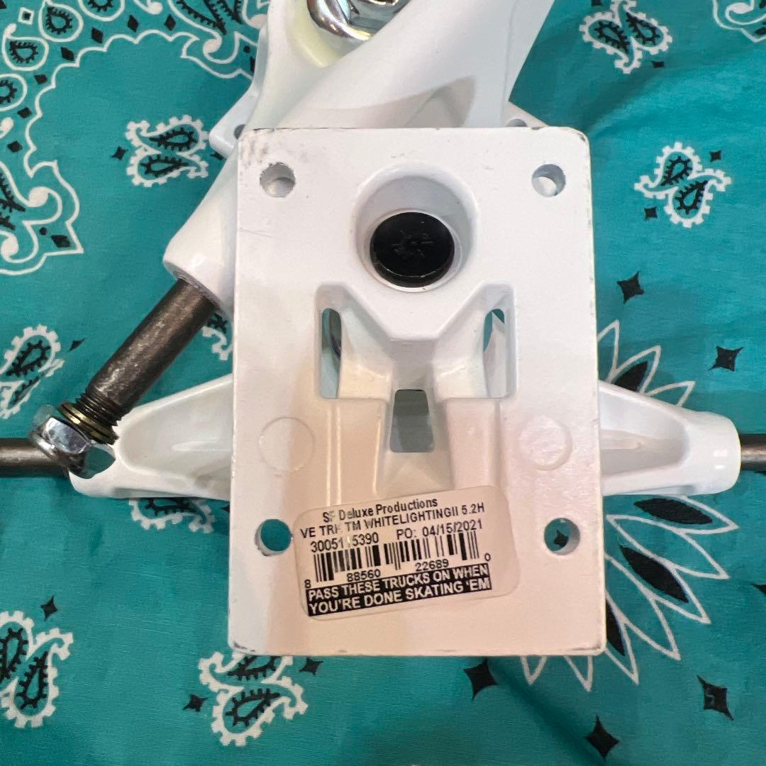 ベンチャーProductions スケートボード トラック ホワイト5.2H