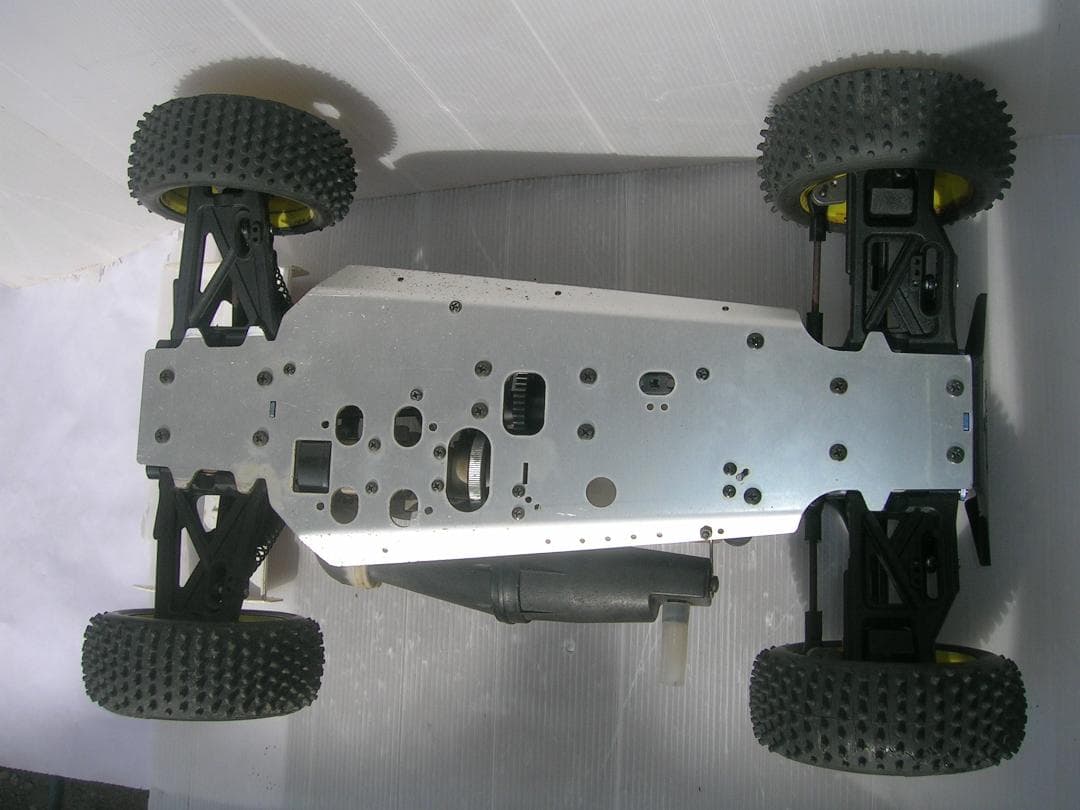 初心者はビビるスピード＆パワー!1/8バギ－をカモれ!京商DBX