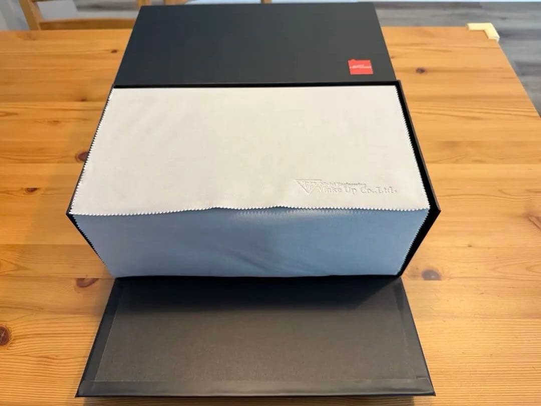 アイドロン 1/18 日産 GT-R プレミアムエディション 2024 ホワイト