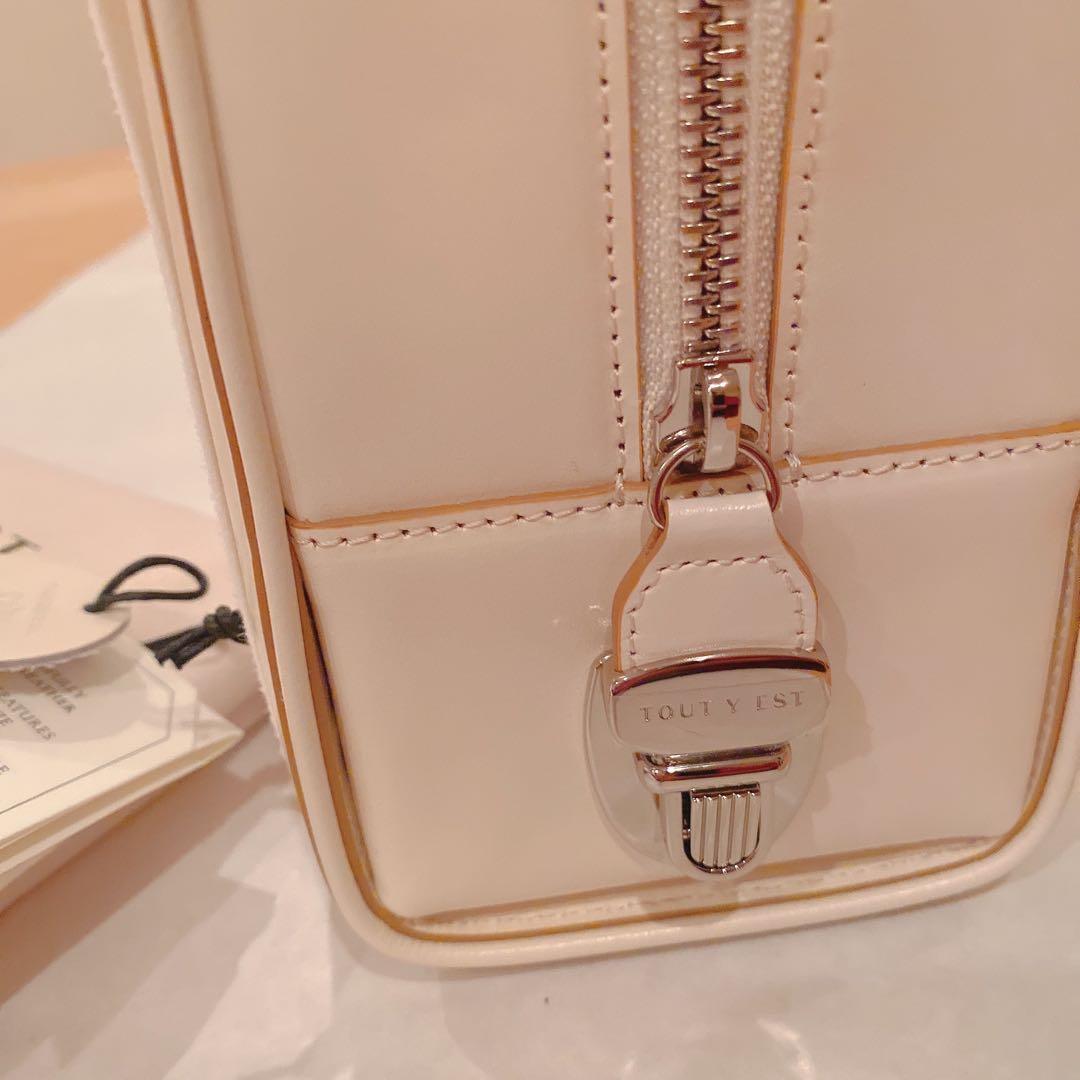 新品　TOUT Y EST トゥティエ 　ロケ スモールバッグ　完売　アイボリー