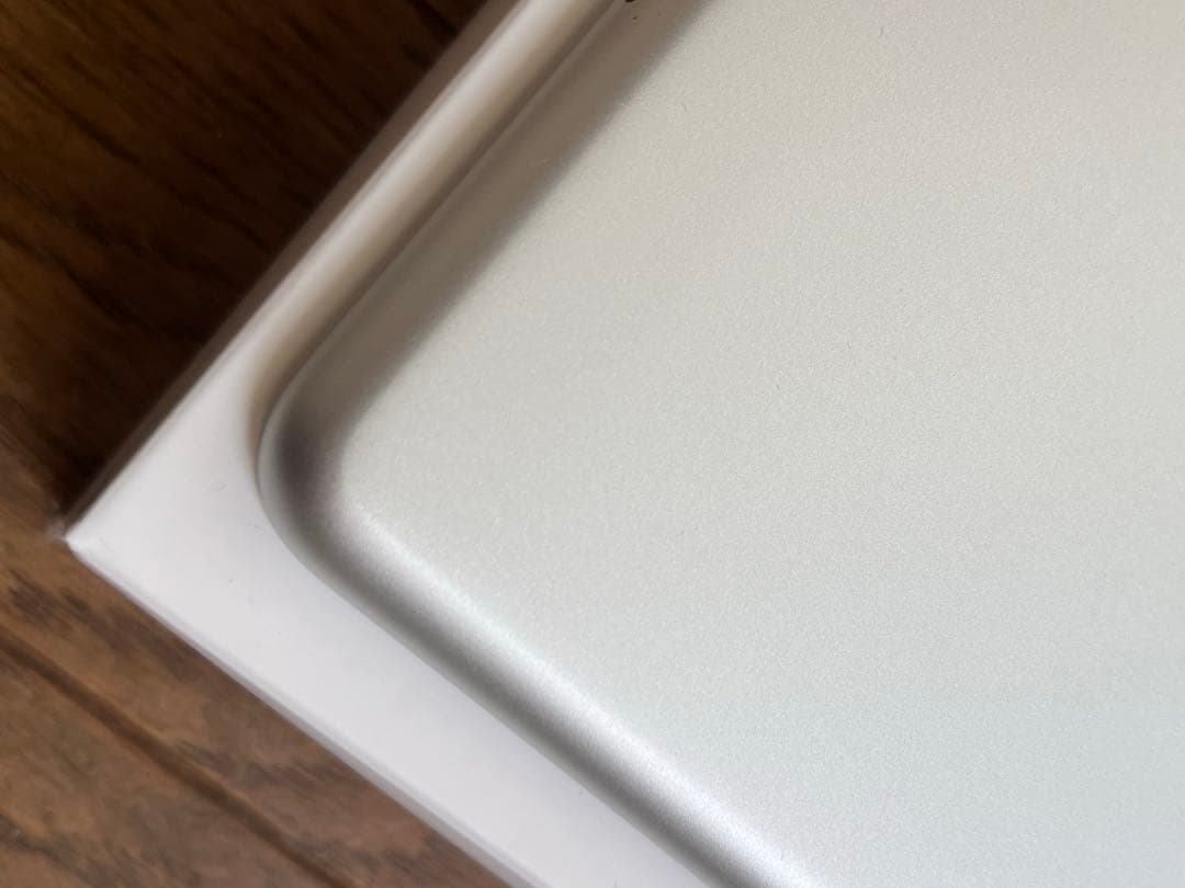 Apple iPad 第8世代 32GB Wi-FIモデルシルバー 本体