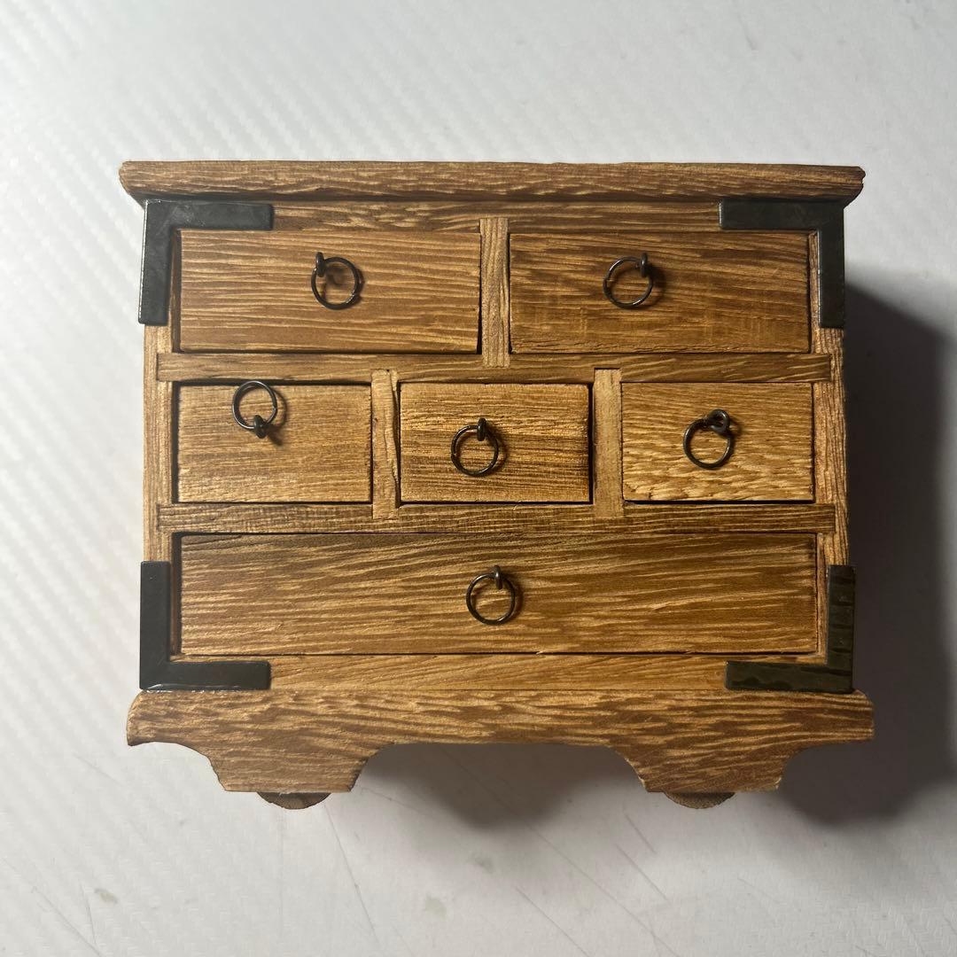 レトロなタンス