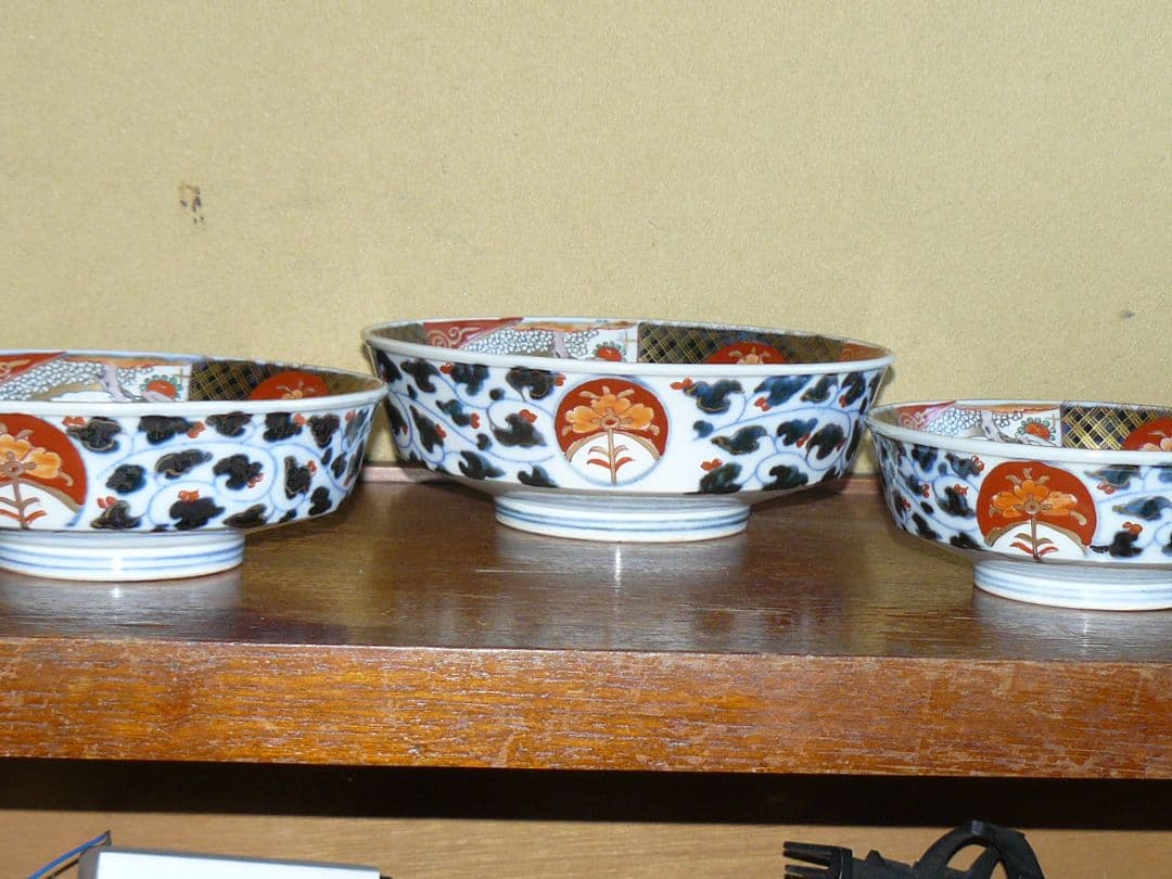 金襴手 絢爛豪華 三ツ丼