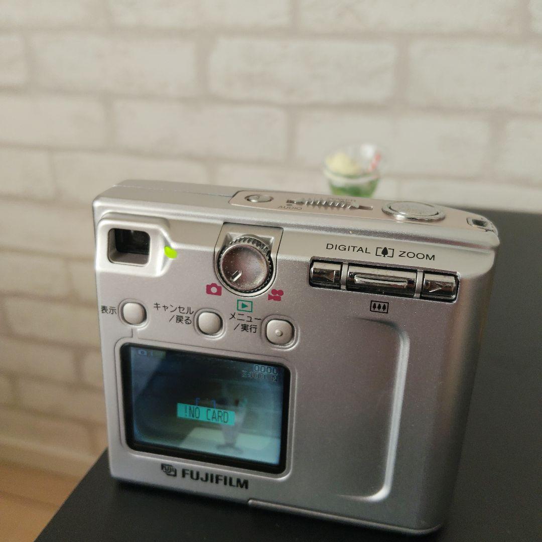 FUJIFILM FinePix 40i デジタルカメラ　箱付き、通電確認済み