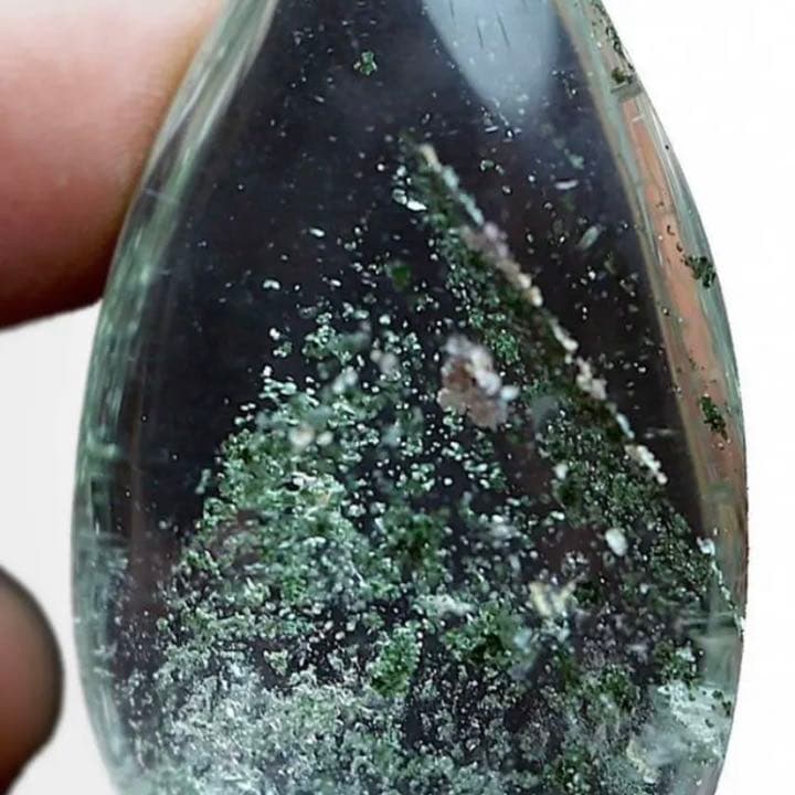 巨大な山入り水晶/ファントムクオーツ！ドロップ型ルース