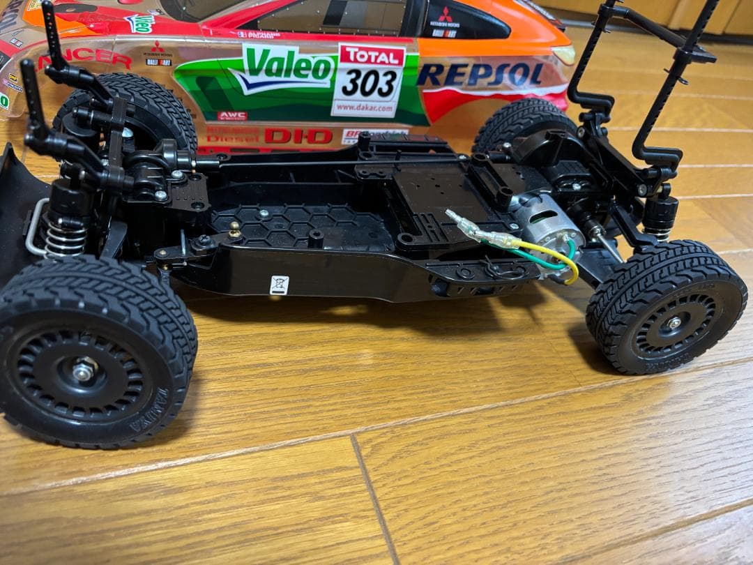 ☆☆タミヤ『スポーツランサー』1/10 RC　シャーシ＆ボディ　少々難あり