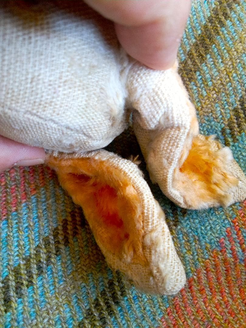 ★赤いパンツのうさぎ　アンティークのラビット　２６ｃｍ　from ENGLAND