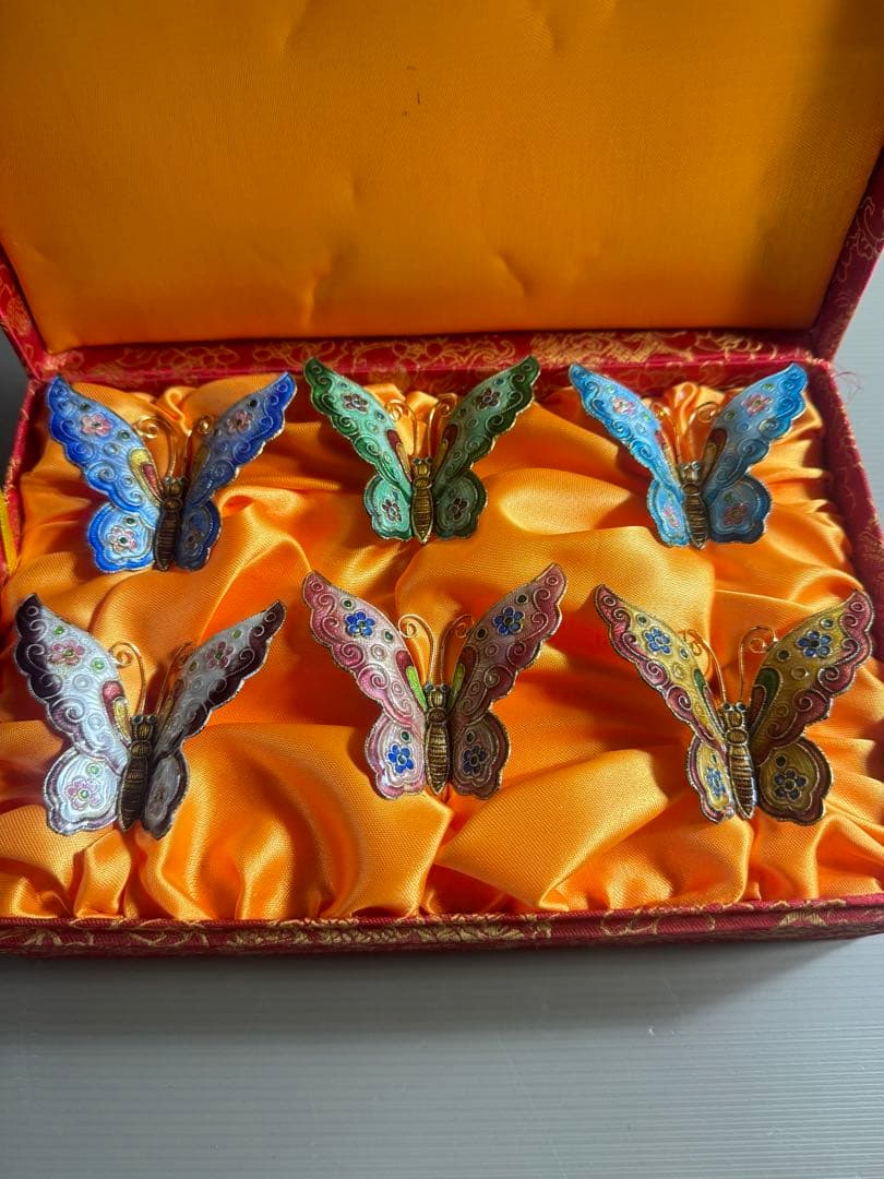 1563 金属工芸　蝶　飾物　6客