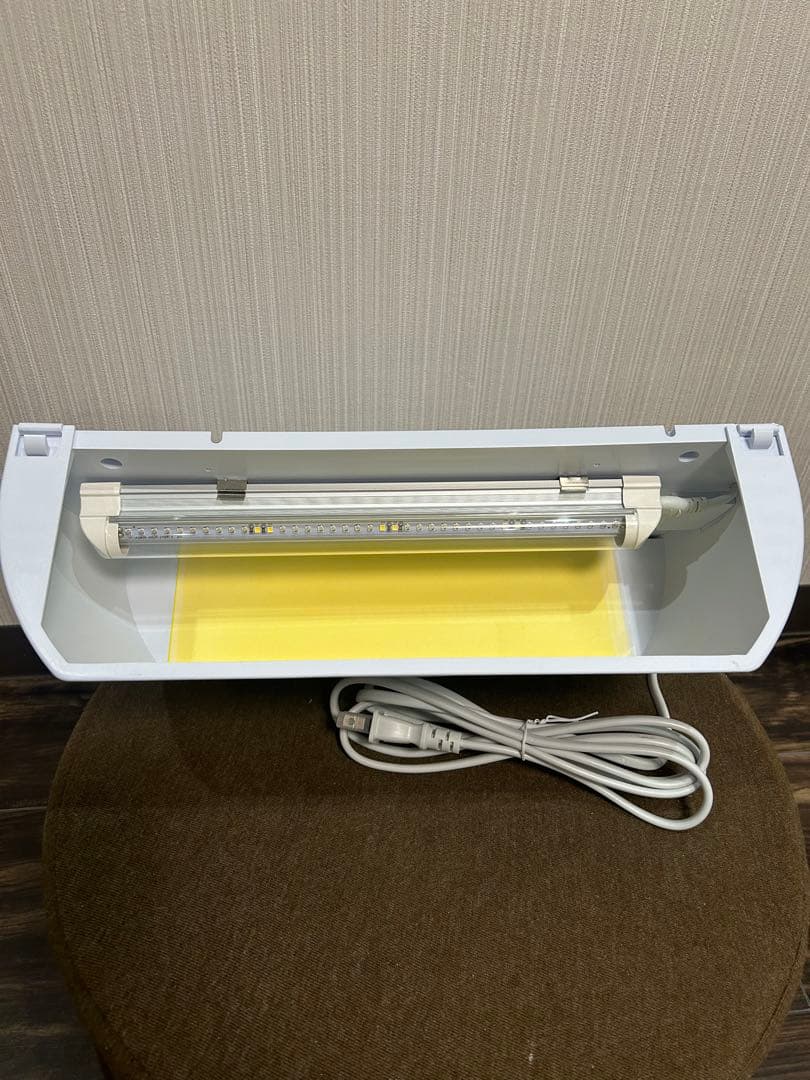 捕虫器 壁掛け虫取り器 家庭用 店舗用 工場用 害虫対策 LED