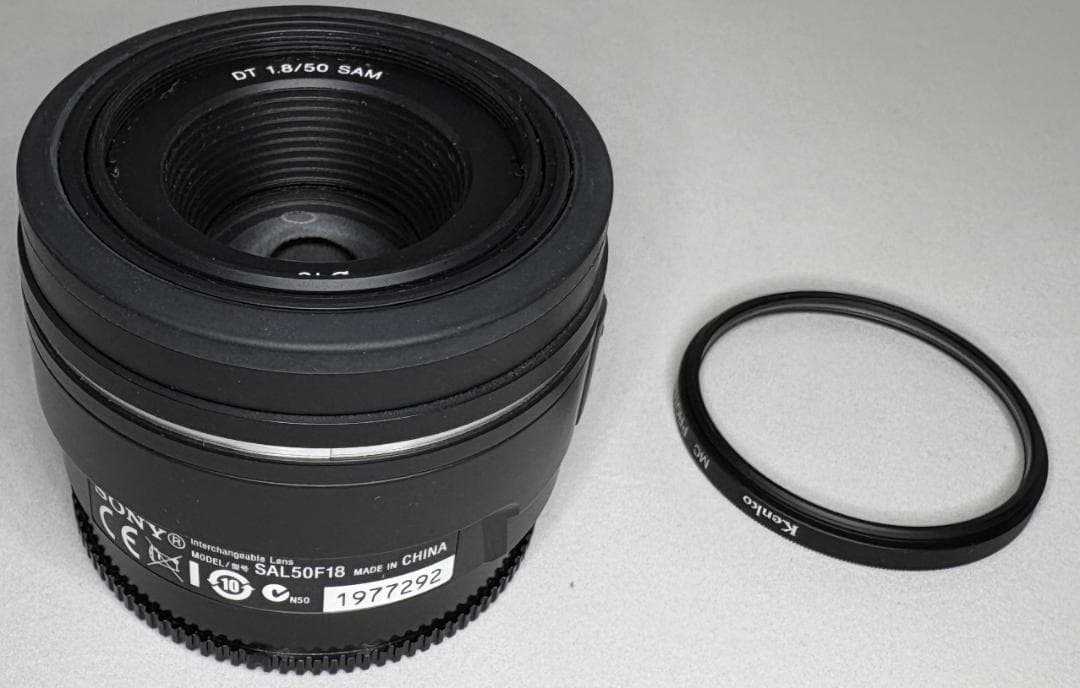Sony SAL50F18 50mm F1.8 レンズ 保護フィルター付き