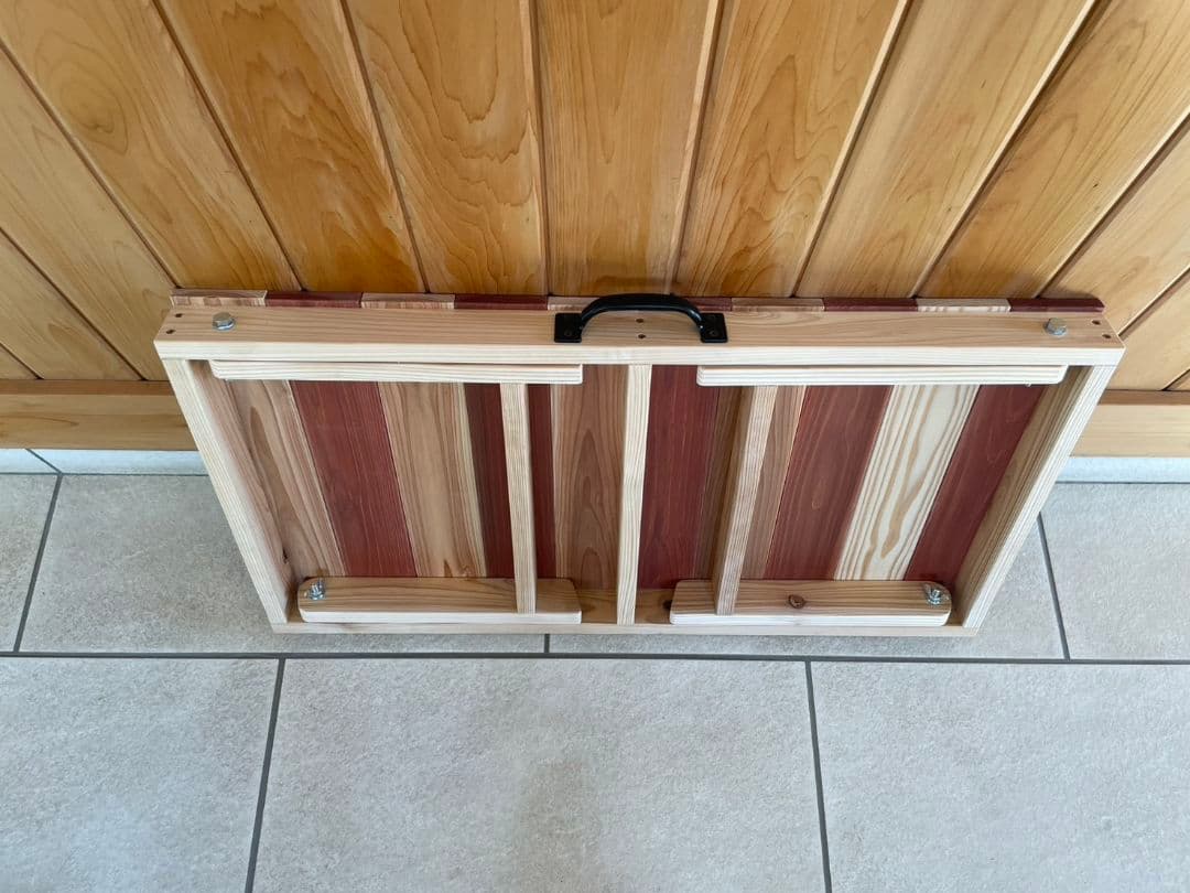 光と風が奏でる自然の中で過ごす時間を楽しむ為のハンドメイド木琴柄ローテーブル