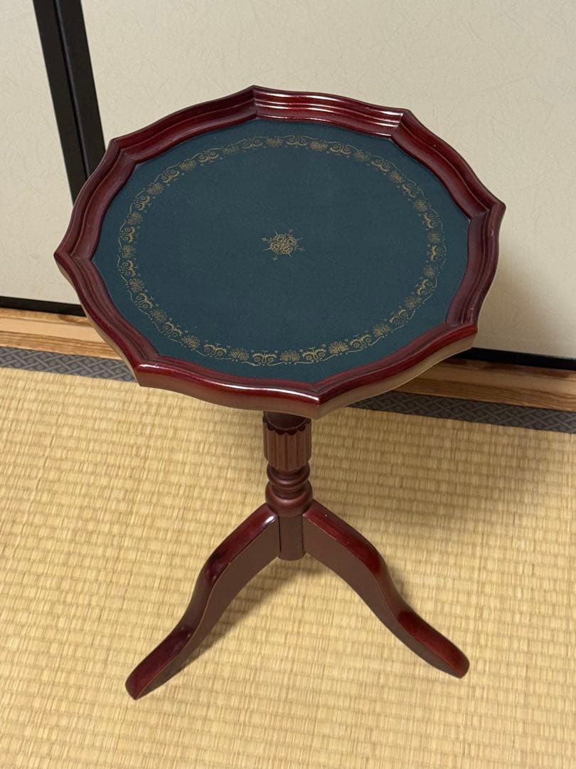 アンティーク調　サイドテーブル　コーヒーテーブル