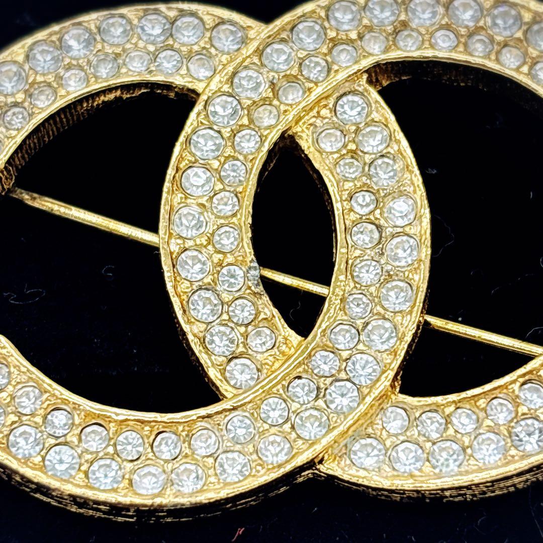 CHANEL ダブルCロゴ　ラインストーン　ブローチ ゴールド