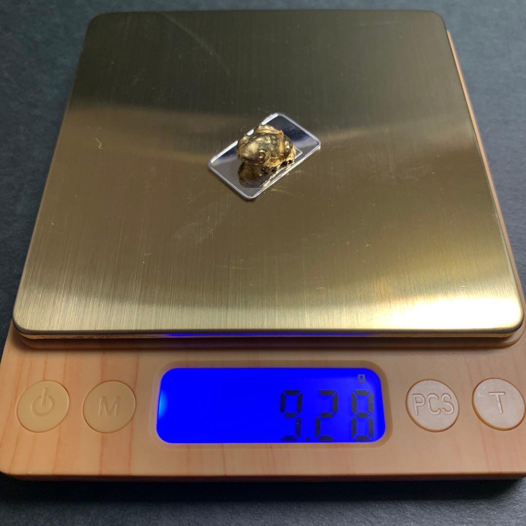 金の蛙 （台座付き） Pt99.95 刻印 使用 9g ① 【工芸品】
