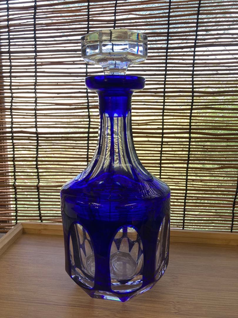 【美品】江戸切子風 カットガラス デキャンタ／ブルー×クリア 八角形栓付き