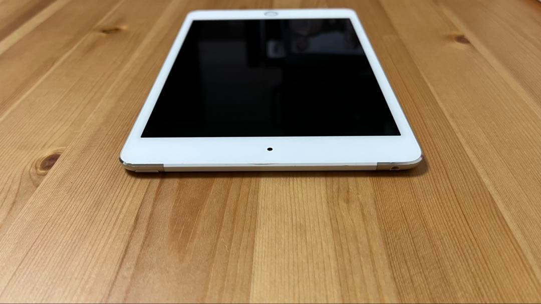 Apple iPad mini 4シルバー 7.9インチ 本体