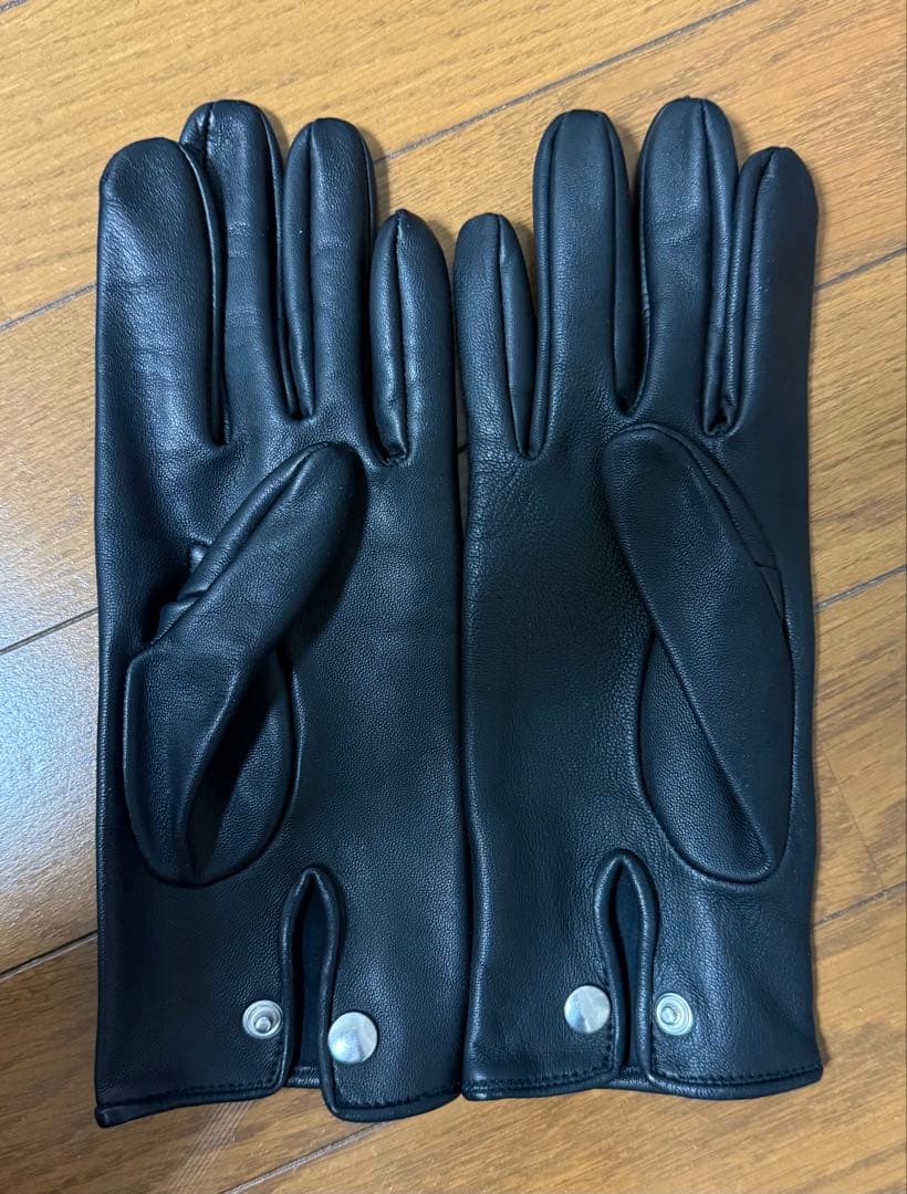 ERNEST W. BAKER ブラックスナップボタンレザーグローブ