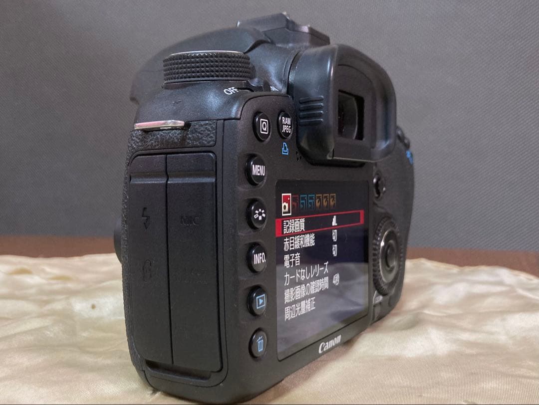 Canon EOS 7D デジタル一眼レフボディー