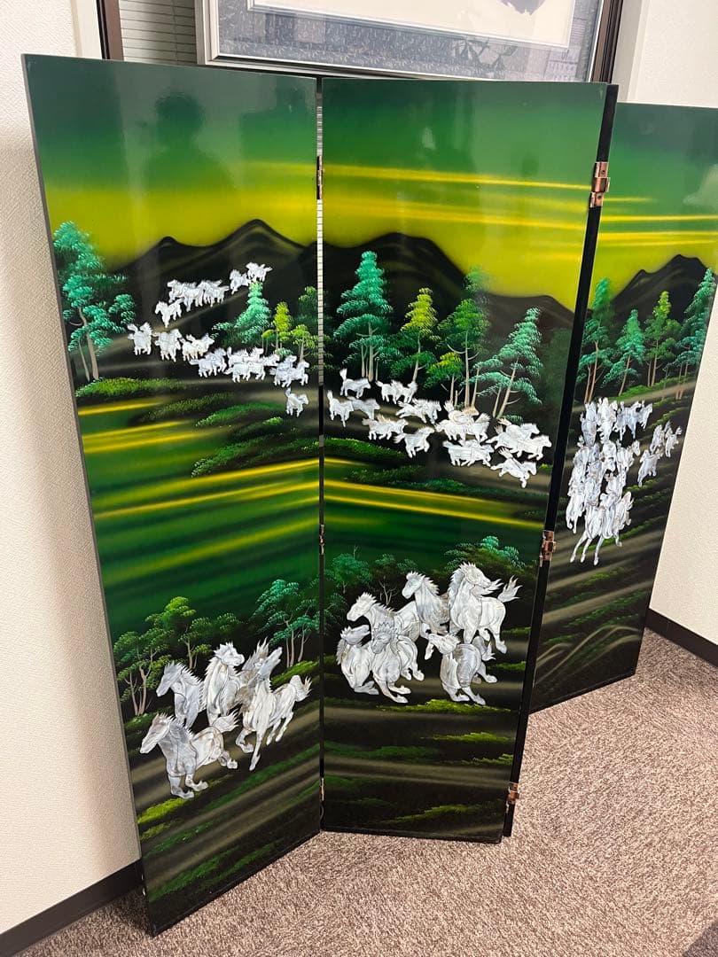 「九十九頭馬」の螺鈿屏風 インテリアアート