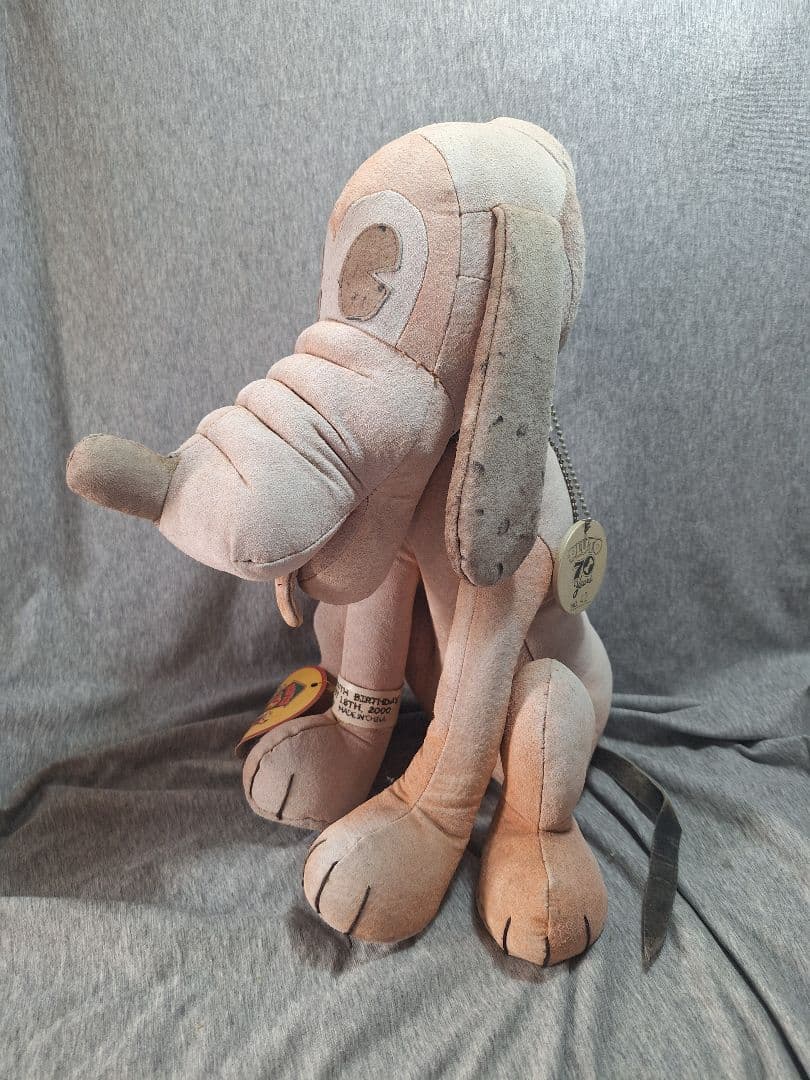 レア ディズニー ストア 限定 プルート 70周年 シリアルナンバー入り 希少