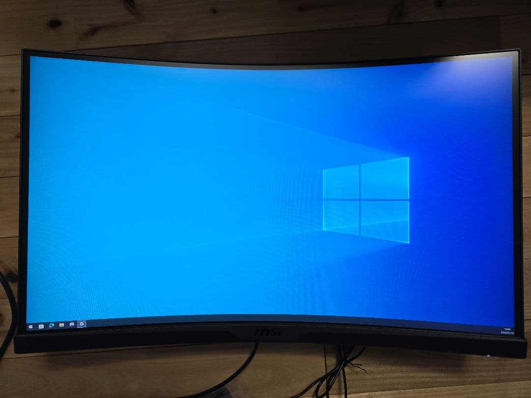 MSI ゲーミングモニター　曲面２７インチ　量子ドットVA　275CQRF-QD