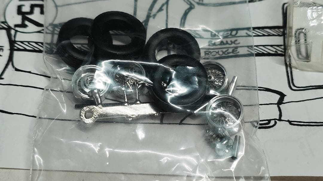 d*9様 Ferrari 250 SWB 1/43メタルキット。