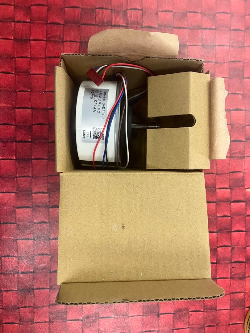 日立 部品 【RAS-W40K2-004】 モータ(カンリュウファン)