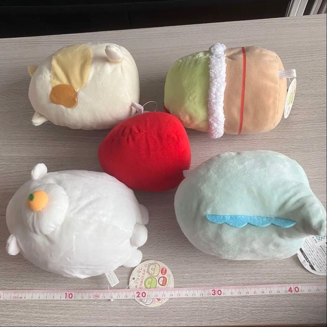 すみっこぐらし　お正月　ぬいぐるみ　ペンギン　　トカゲ　ネコ　シロクマ　タピオカ