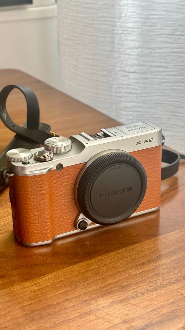 【美品】Fujifilm X-A2 カメラ 2本レンズ付き+バッテリー2個付き