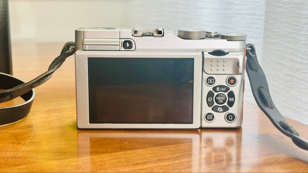 【美品】Fujifilm X-A2 カメラ 2本レンズ付き+バッテリー2個付き