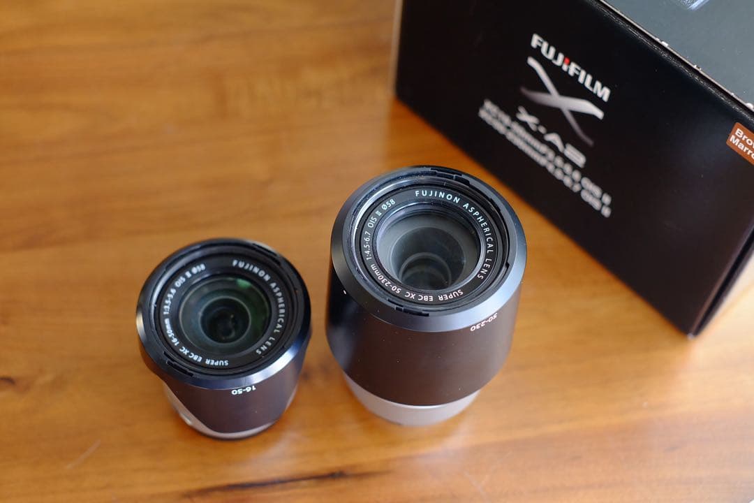 【美品】Fujifilm X-A2 カメラ 2本レンズ付き+バッテリー2個付き