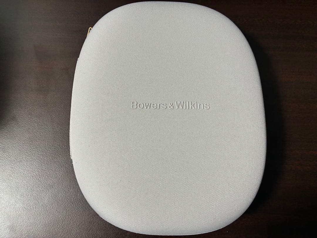 Bowers & Wilkins Px8 ワイヤレスヘッドフォン