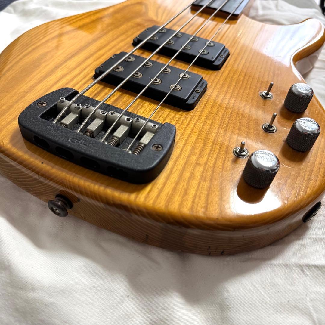G&L「L-2000 USA フレットレスベースNatural」