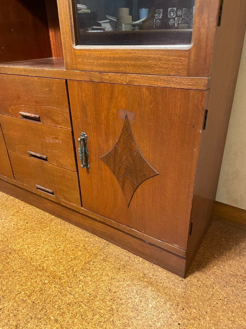 木製ガラス扉付き収納棚・食器棚