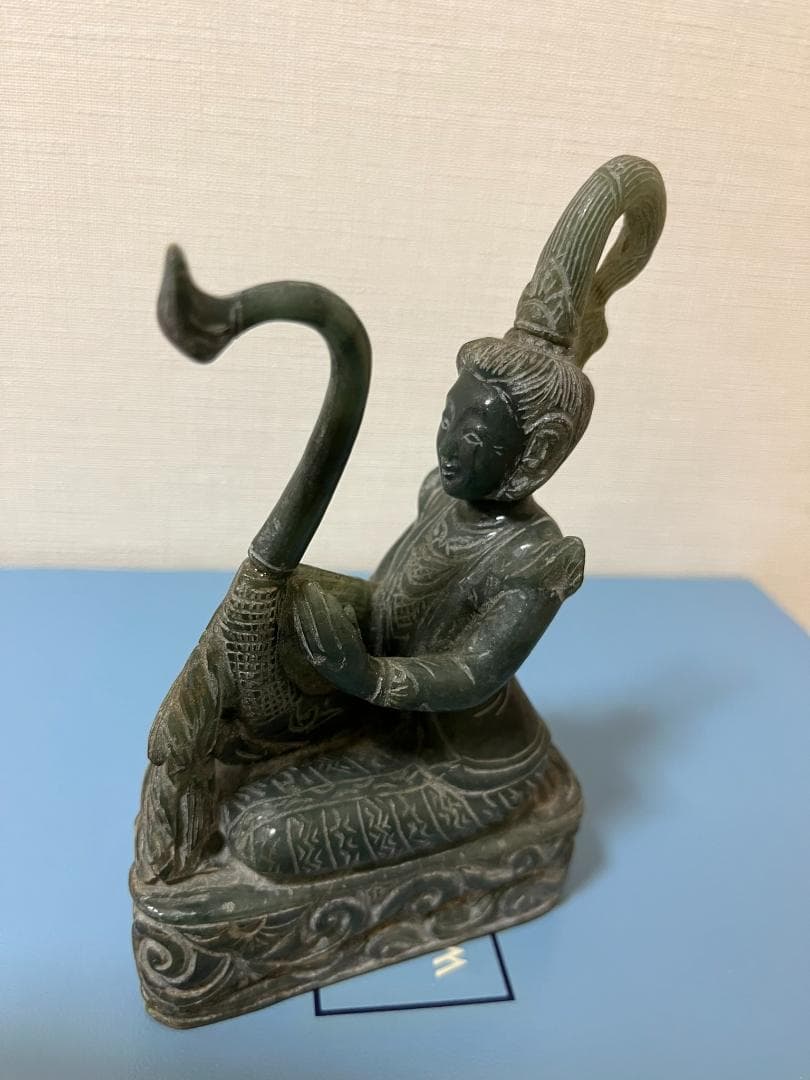 翡翠原石彫刻 703g　アンティーク美術工芸品