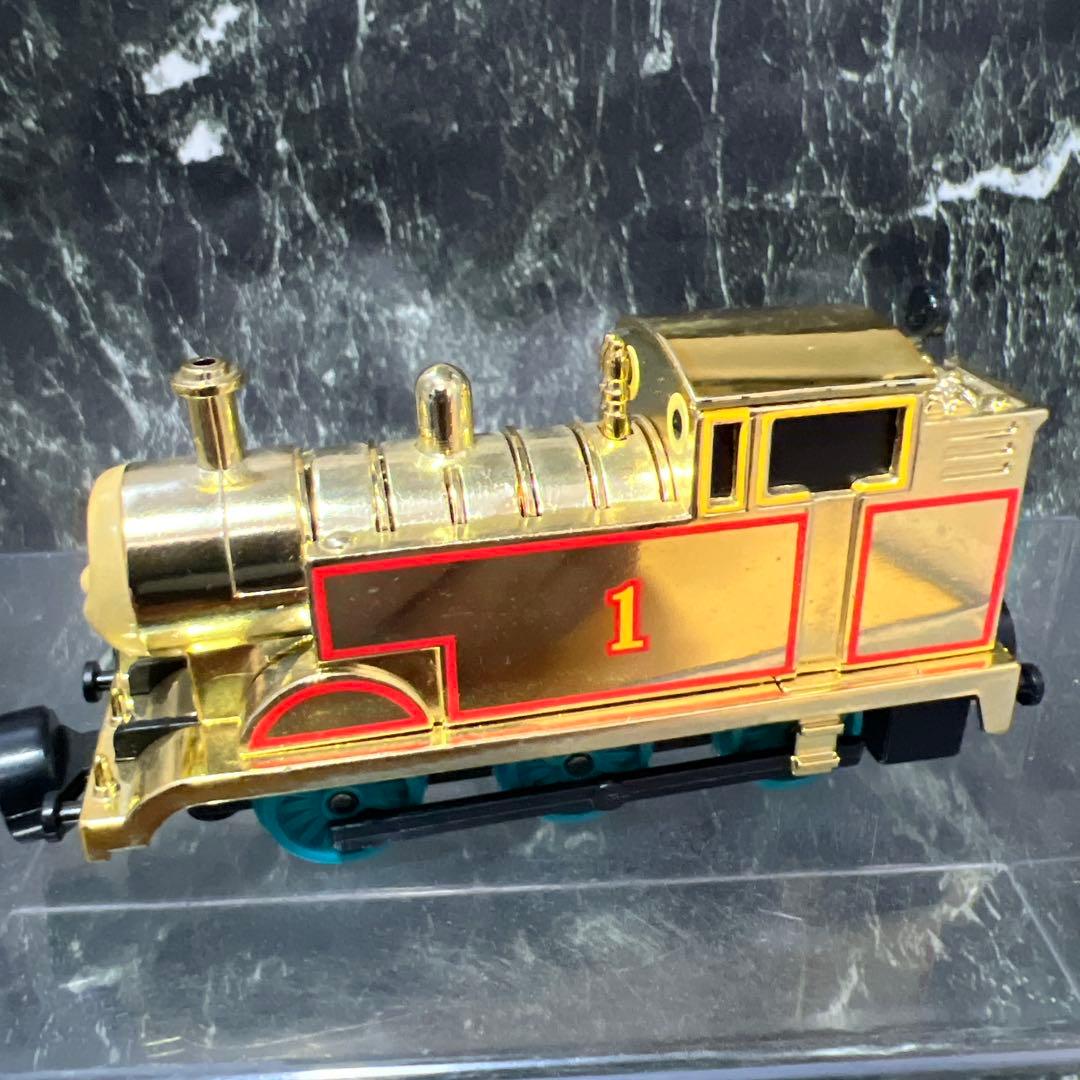 トーマスエンジンコレクション　ゴールド　シルバーメタリック　非売品
