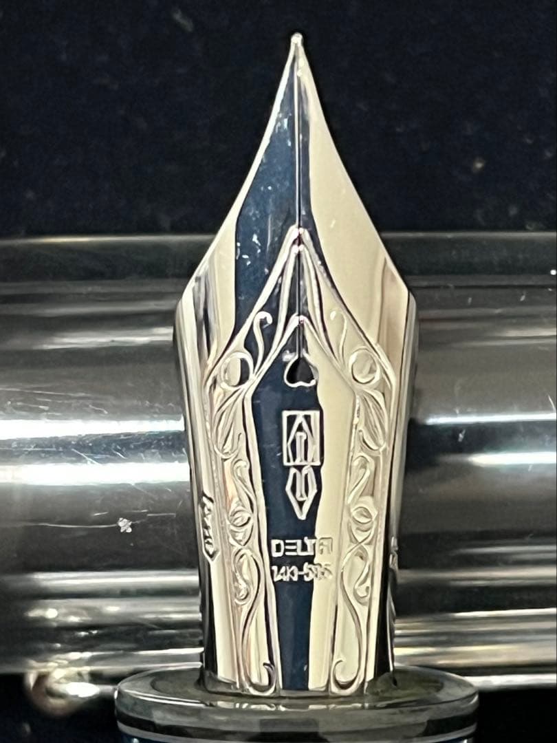 デルタ ドルチェビータ デモンストレーター オーバーサイズ