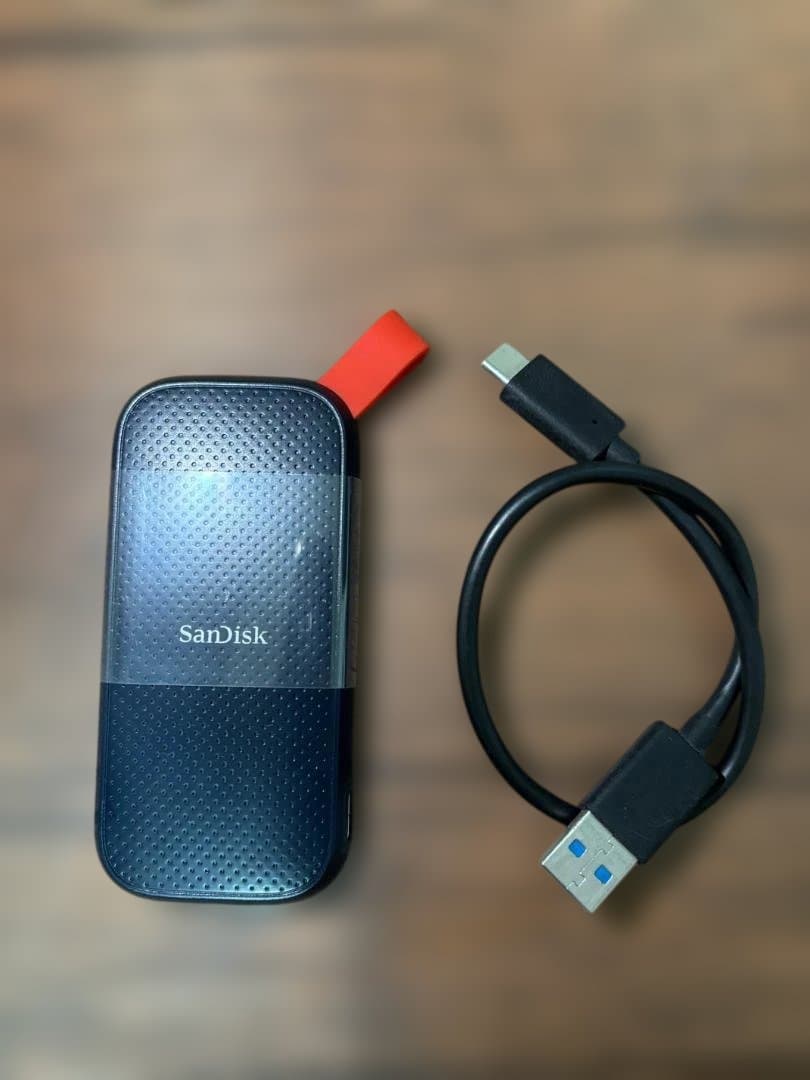 SanDisk ポータブル外付けSSD　SDSSDE30-1T00