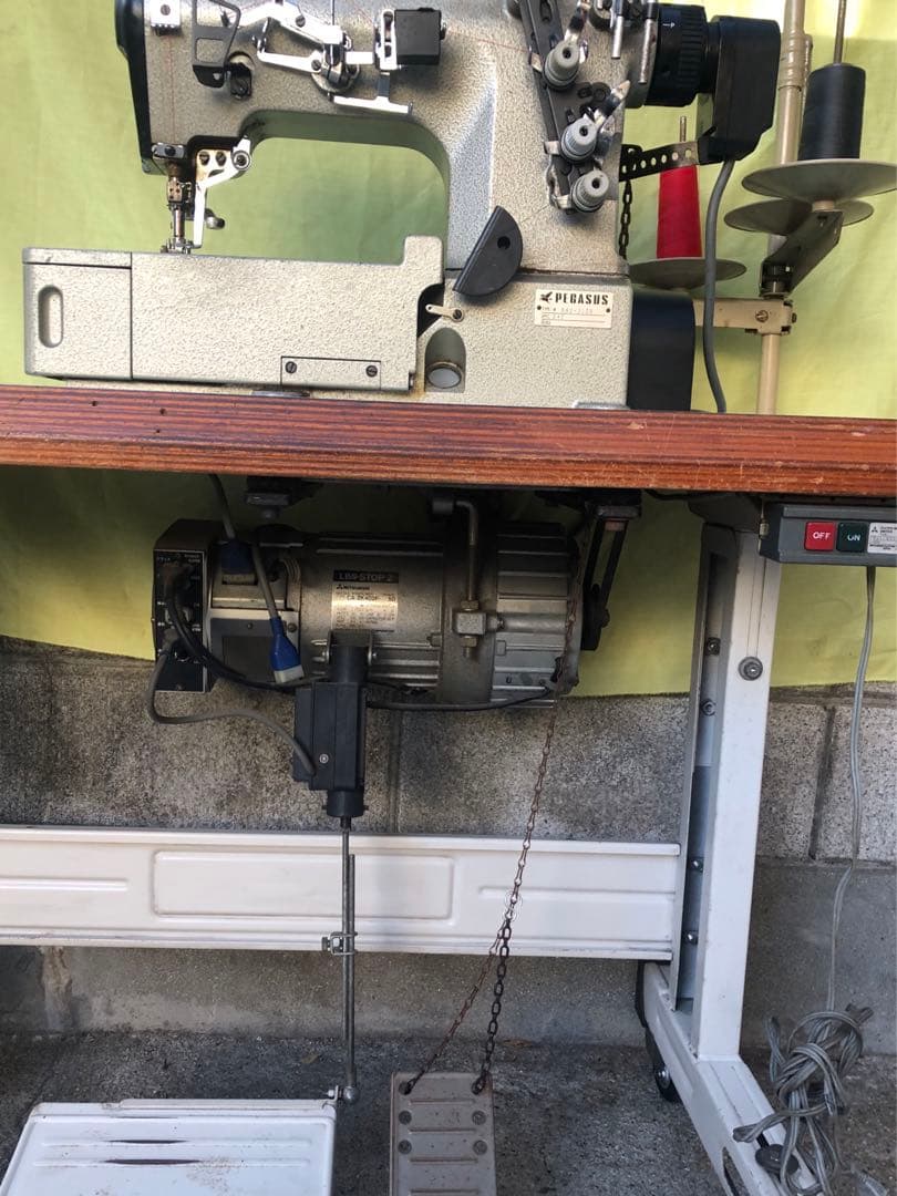 ペガサス　W562-01CB フラットヘッド型　偏平縫いミシン　中古