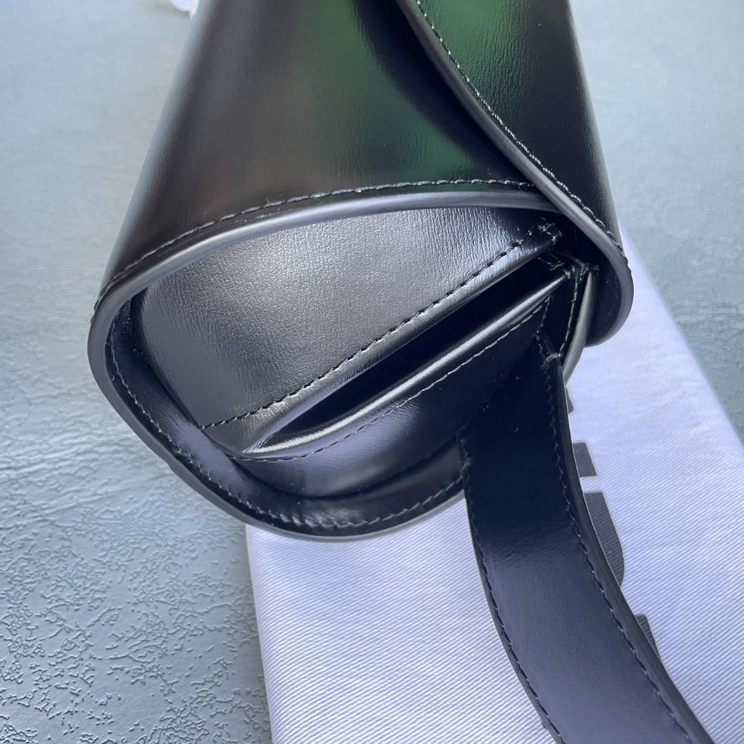 美品JIL SANDERブラックレザーショルダーバッグ