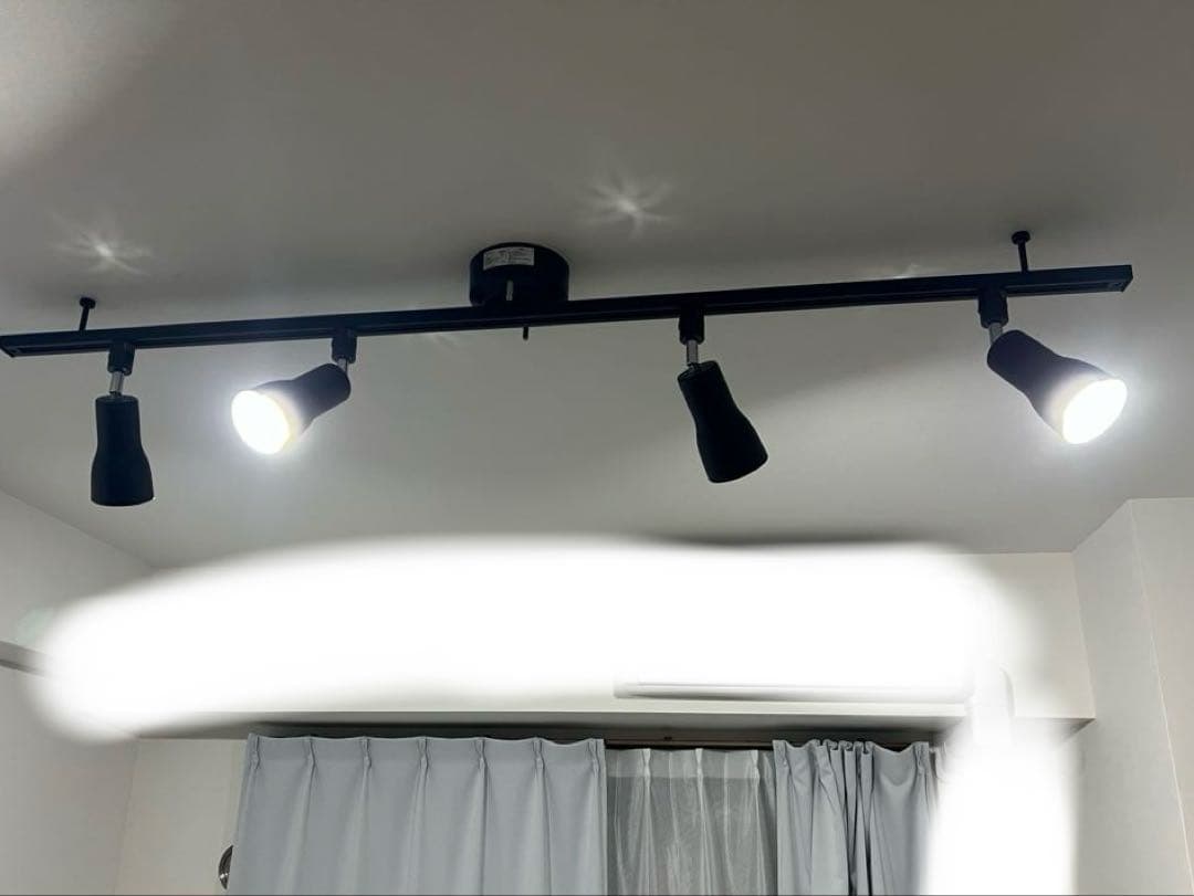 swhich bot電球4つ付き　スポットライトセット