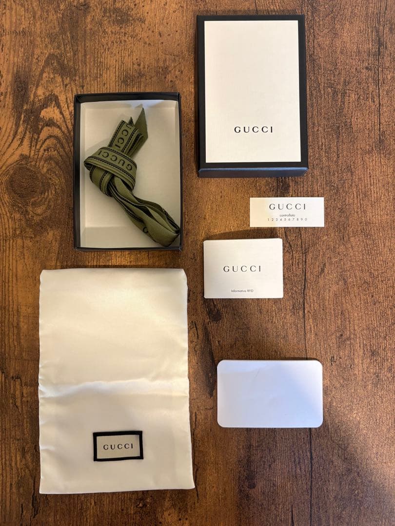 週末いっぱい掲載⭐︎GUCCI GGスプリームカードケース　ネオプィンテージ