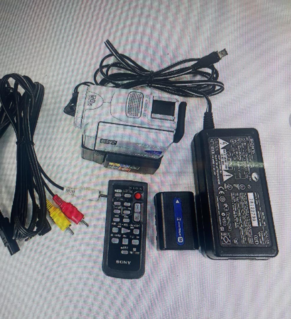 Sony ビデオカメラ 本体と付属品