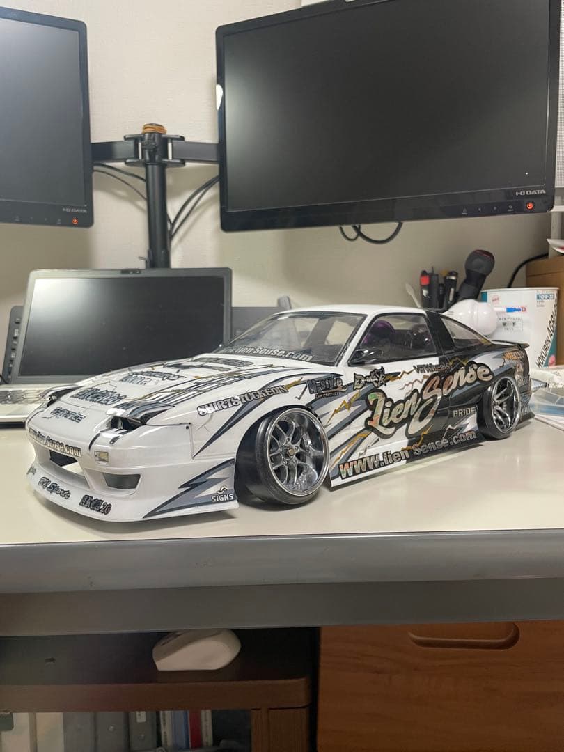 ラジコンボディー　ドリフト