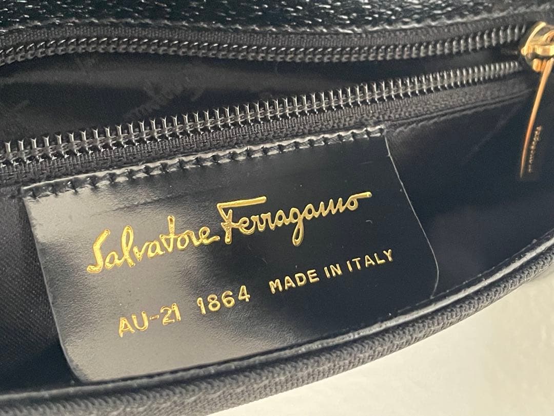 サルバトーレフェラガモ ブラック バッグ AU21-1864 美品　イタリア製