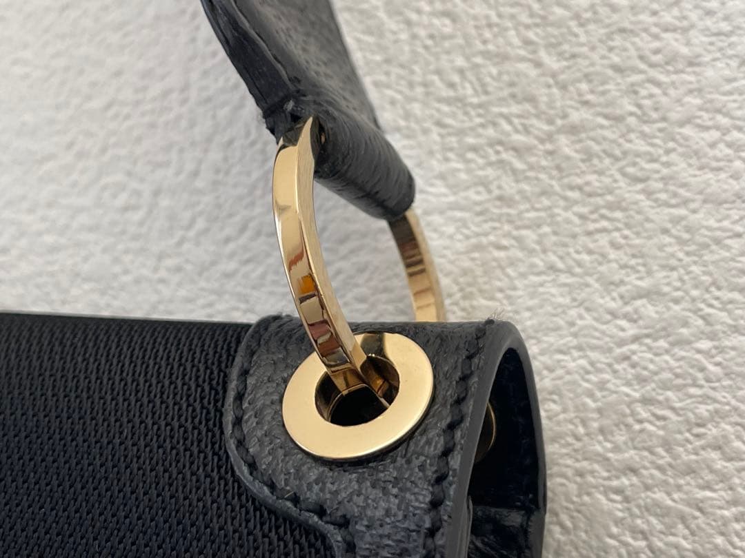 サルバトーレフェラガモ ブラック バッグ AU21-1864 美品　イタリア製