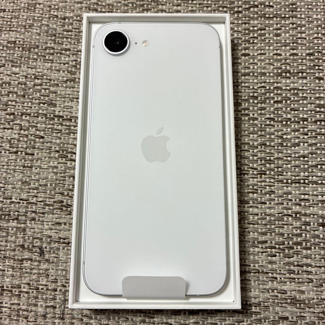 【新品】iPhone 16e 128GB SIMロックなし