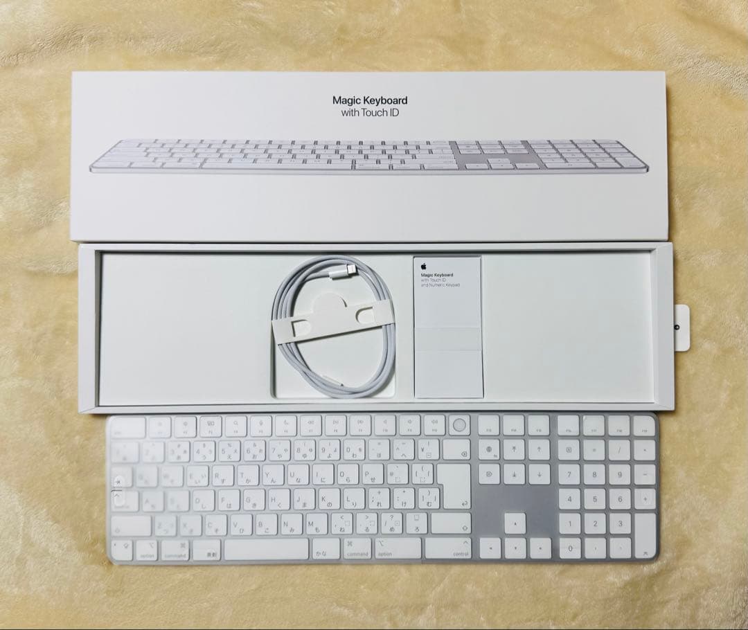 Magic Keyboard with Touch IDとMagic Mouse