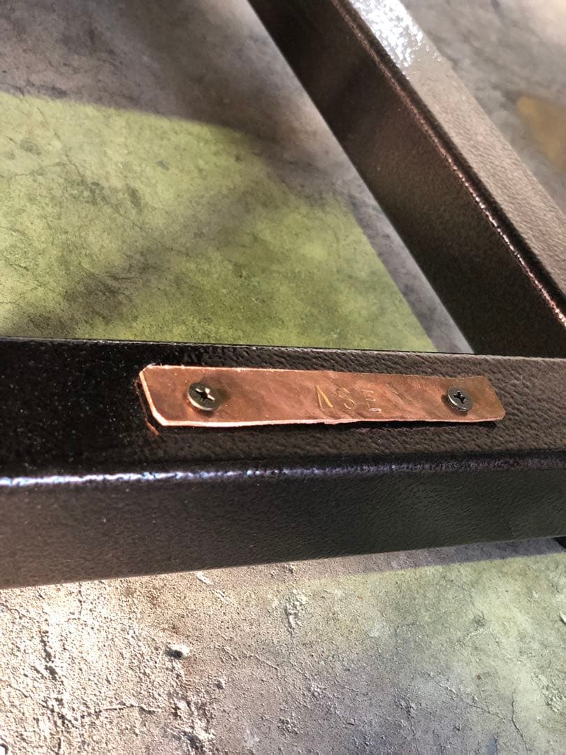 不思議が詰まったサイドテーブル