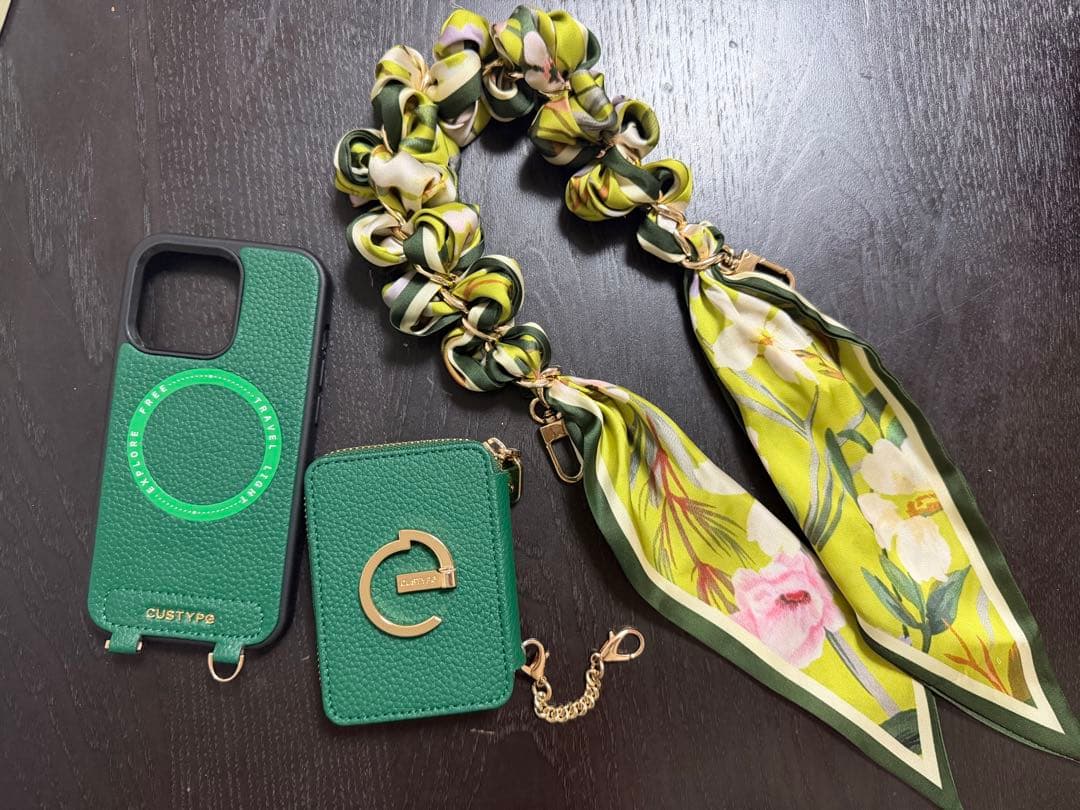 CUSTYPE iPhoneケースと小物入れセットiphone 14 pro